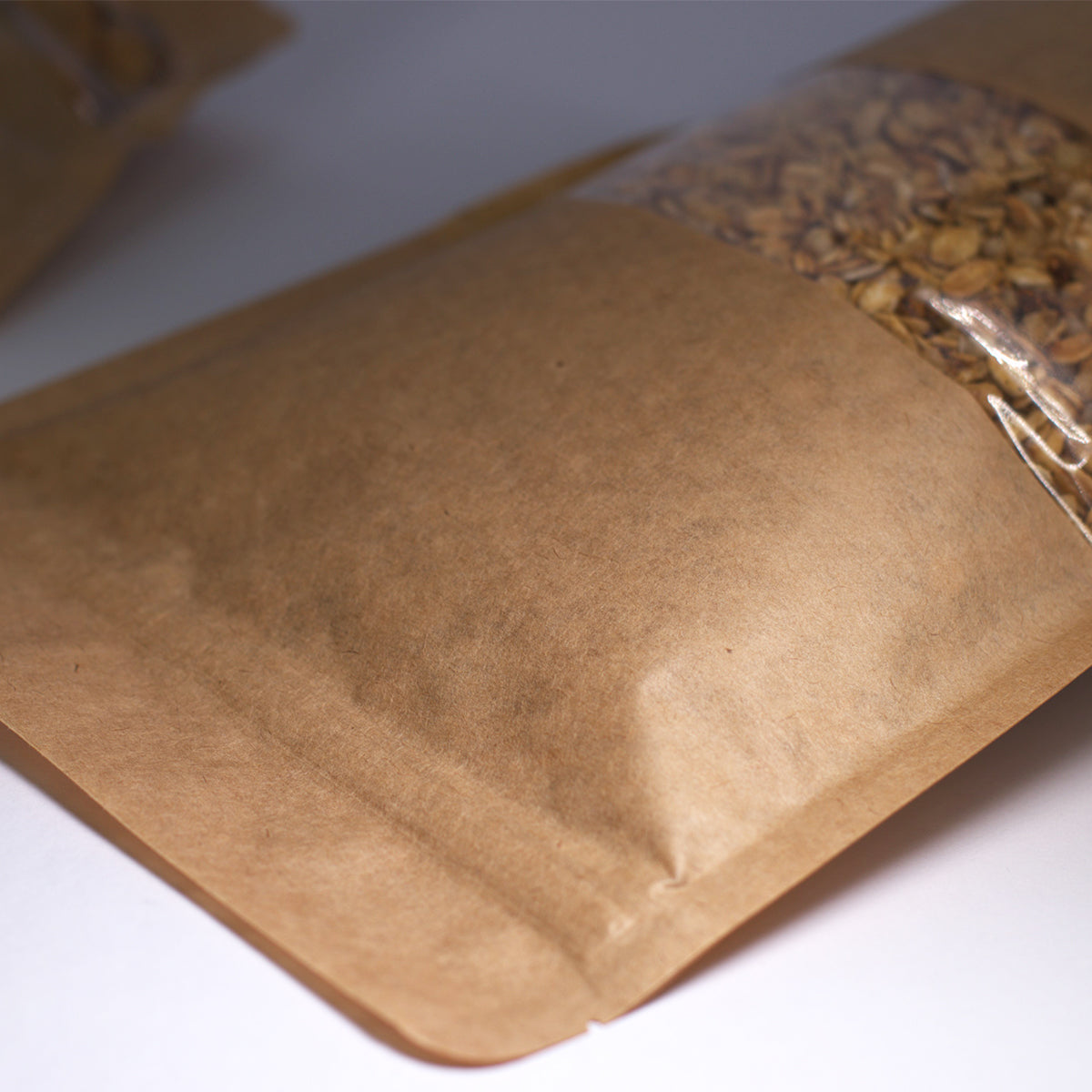 Saco Stand Up Pouch Kraft com Visor - 17x23,5 cm
